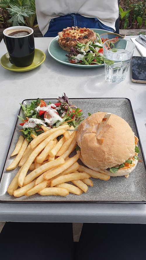 Vegan not-chicken burger and a vegetarian tart at Yarra Glen Cafe in Yarra Glen