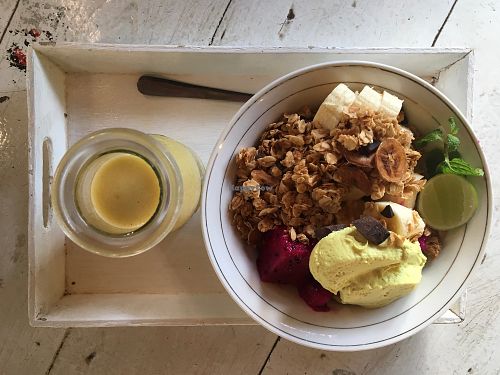 Smoothie bowl at Alchemy in Ubud