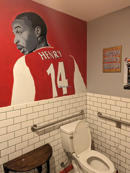King Thierry in the toilet at The Cannon in New Haven