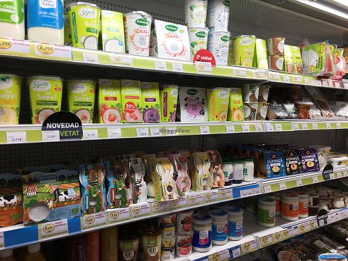 Soy yoghurt, hummus, tofu, seitan at Herbolario Navarro in Mallorca
