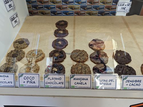Six vegan cookie varieties (Nov 2023) at Capitán Cookie in Cadiz