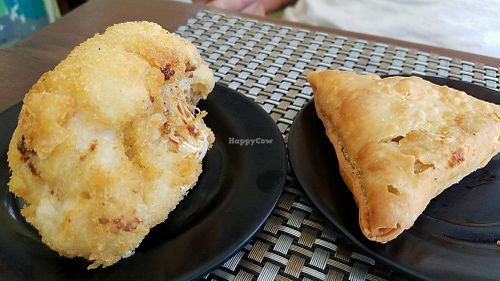 batter fried cauliflower and a samosa at Healthy U in Cebu