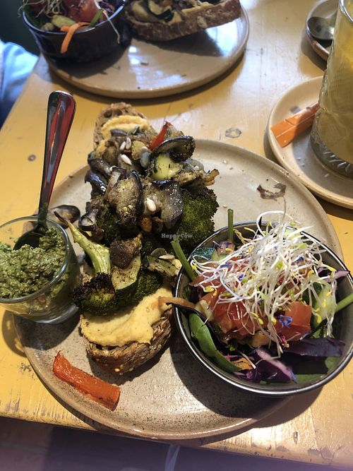 Toast hummus  at BUNA in Lier