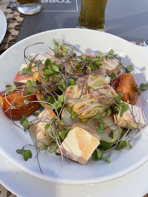 Tofu con verduras  at Verde Maçã in Terceira