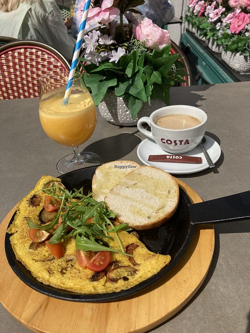 good morning combo  at 3Hugs Vegan Brunch Bar in Zagreb