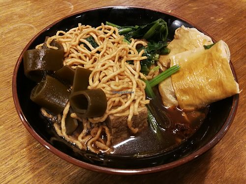 ramen with seaweed, tofu, and greens in vegan broth at Veggie - 大蔬滷味 in Hualien