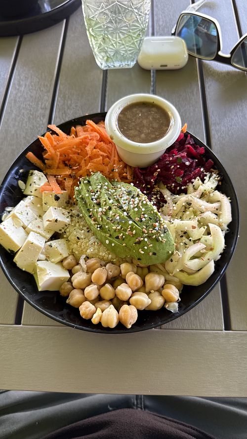  Egan poke bowl   at La Mentita in La Paz