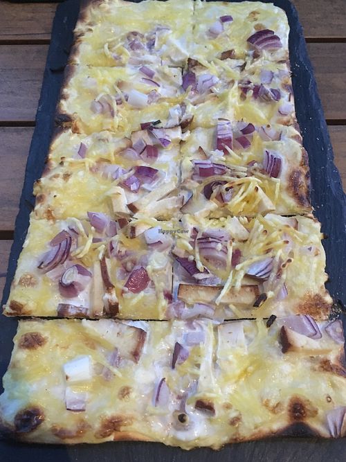 Tofu onion Flammkuchen at Sfizy Veg in Berlin