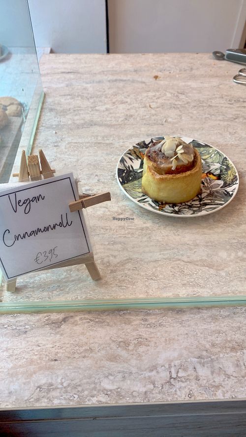 cinnamon roll  at My Mom's in Salzburg