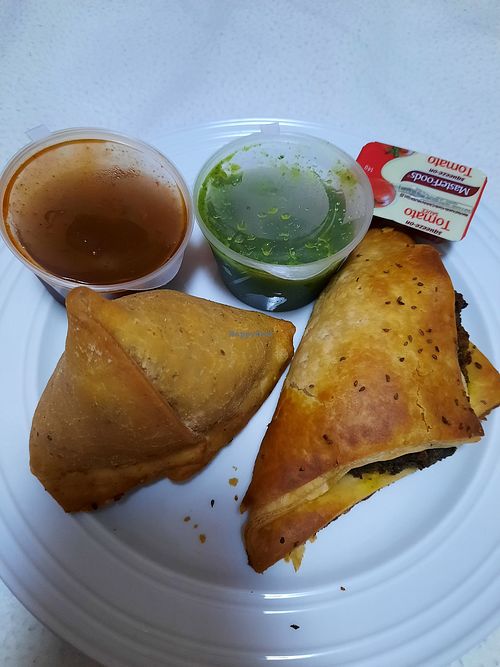 Vegan Noodle samosa and potato puff with tamarind and mint sauce at Indian Delight Sweets & Bakery in St Albans