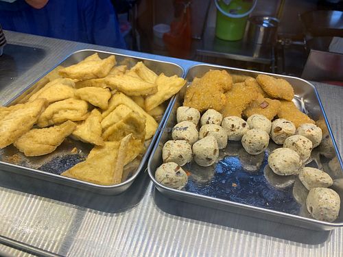 Buffet spread. Photo by Henry Lau aka Mr Purple. at Xing Xiang Vegetarian - 興祥 in Northeast Singapore