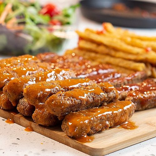 BBQ & Buffalo Chick'n Tender Plates. at Woffs in Jacksonville