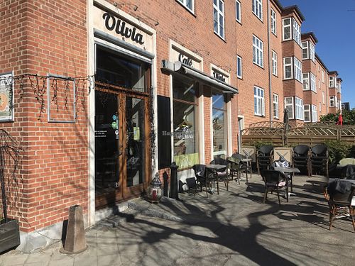 Facade of Café Olivia (outside seating)  at Café Olivia in Vanloese