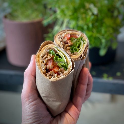 Lentil hummus wrap at Jovialen Kaffebar Stasjonen in Drammen