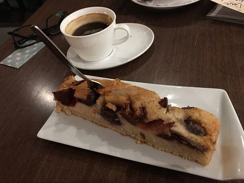 vegan cake & coffee at Ecco in Cologne