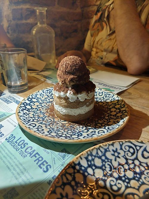 Dessert / Tiramisú at Distrito Vegano Invernadero in Madrid