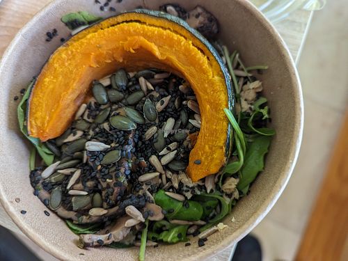 Greenhouse Salad at Distrito Vegano Invernadero in Madrid