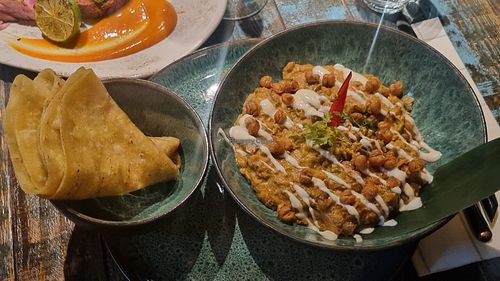 Carribean Jackfruit Curry paired with The Butcher and cleaver red wine at Cane Rum Society in Stockholm