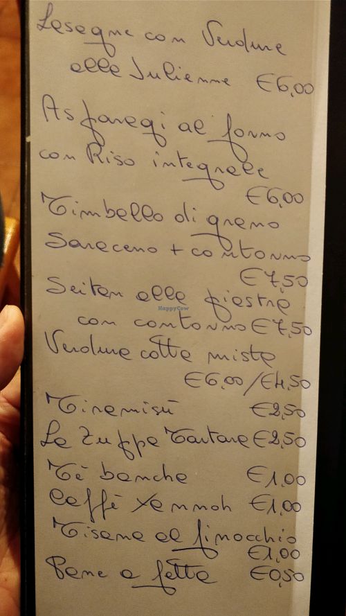 hand written menu in Italian at La Fonte della Vita in Como