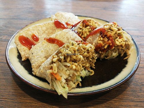 vegan 'danbing' stuffed with ramen at Amagi Queen - 天城女王 in Hualien
