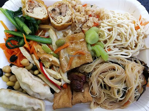 Mixed plate of food from the buffet at Amitābha - 阿彌搭巴 in Jian