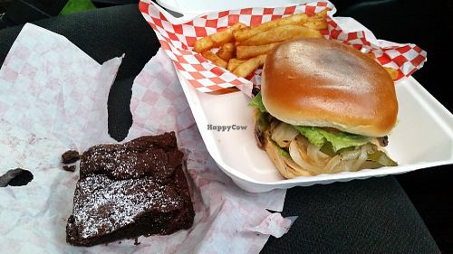 Green Vegetarian Cuisine
Visited this vegetarian Restaurant with American Cuisine for the first time on Sep 5, 2017 during the gas shortage in Texas because of the Houston Hurricane. Food was OK, but I prob wont go back, they were polite, but disinterested in my order. It was not real busy, and the taste was only OK, food was all room temp, the fries were not very good

http://whatdoyoueatthen.com/green-vegetarian-cuisine-san-antonio-tx/ at Green Vegetarian Cuisine at Alon in San Antonio