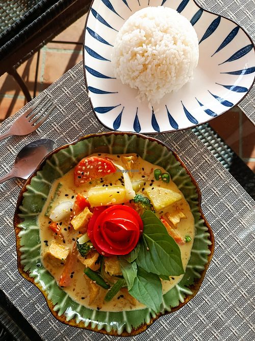 Green curry tofu at Poke Bowl in Koh Chang