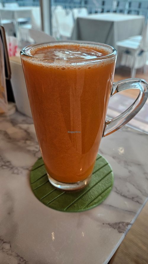 Guava, carrot, pineapple juice at May Veggie Home in Bangkok