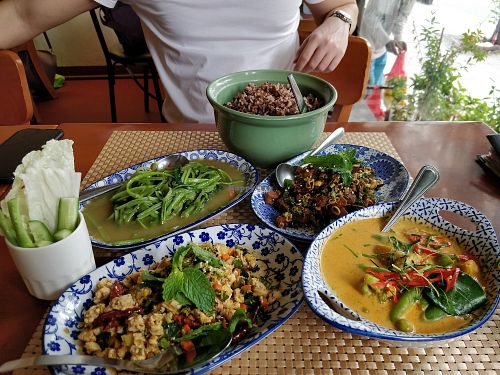 "Yam Seb Gai Krob", Laarb, Curry at May Veggie Home in Bangkok