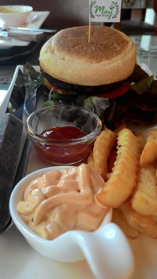 deluxe veggie burger at May Veggie Home in Bangkok