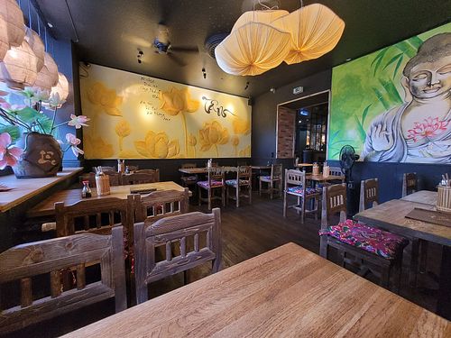 Nice seating area at To80 vegan in Cologne