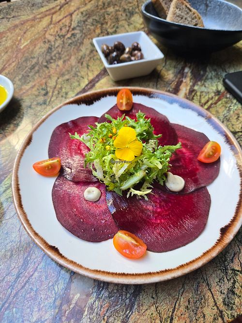 Beet carpaccio at Jardineiro - Vegan Kitchen in Porto