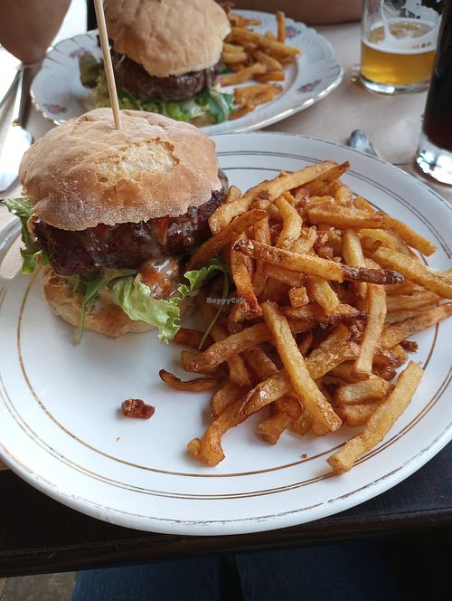 le burger végan at Spud Bencer in Le Havre