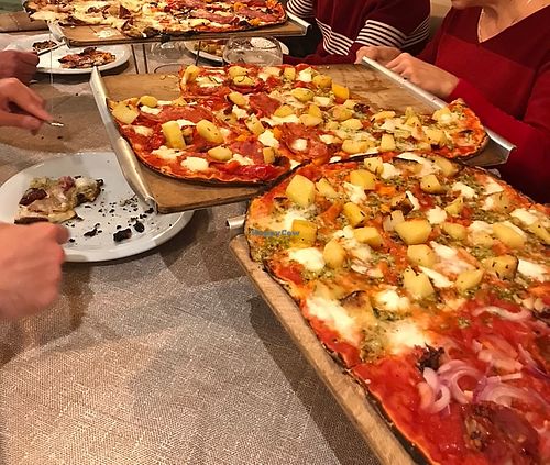 Meter-long pizzas  at Jolly in Maron