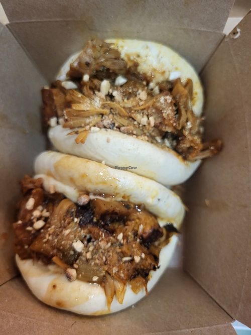 Jackfruit bao bans at Mama Tierra - Acropolis in Athens