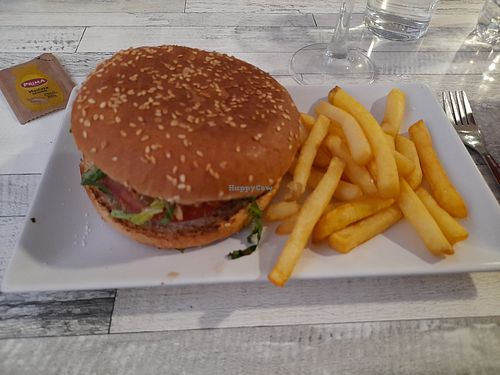 Beyond burger at A Ca la Capi in Almunecar