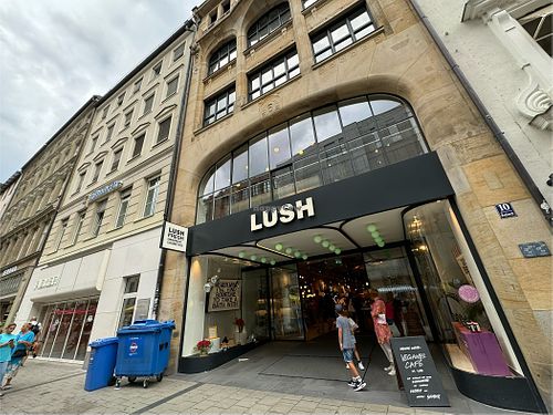 store front street side  at LUSH Cafe in Munich