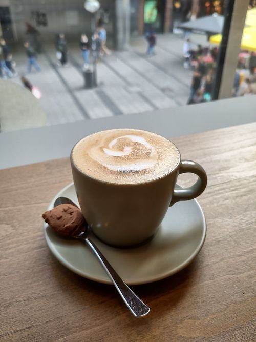Flat white at LUSH Cafe in Munich
