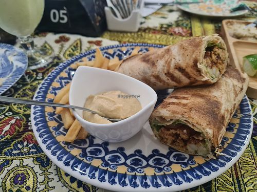 MARAVILHOSO!!!! com opções veganas e vegetarianas! Não deixem de ir, melhor comida árabe que eu já comi! at Ya Habïb in Olimpia