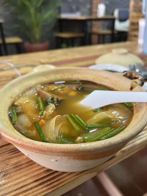   at Sthāni V² in Phnom Penh