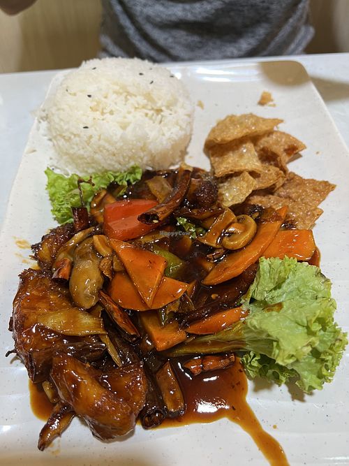 Kong poh chicken rice 9/10 love the strong vinegar $6.80  at Red Apple 红苹果素食 - Tampines in East Singapore