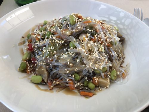 O asiático - rice noodles with edamame and vegetables   at Cajual Vegan Foodsters in Loule