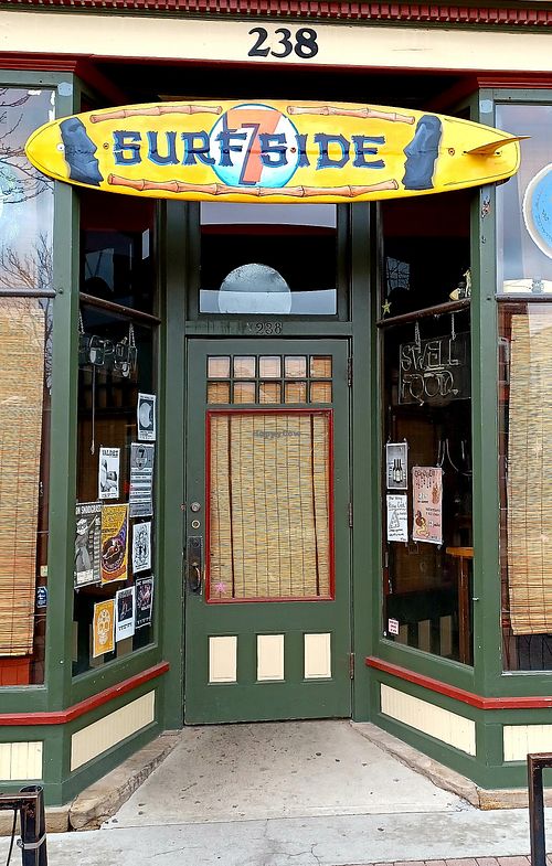 Front of building at Surfside 7 in Fort Collins