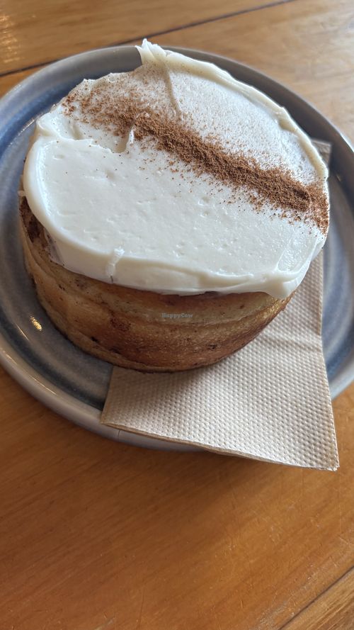 Cinnamon scroll with “cream cheese"  at Belén Vegan Bakery in Wellington