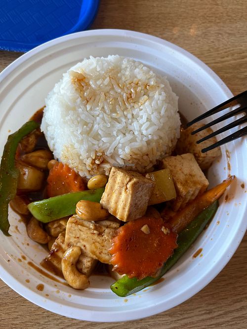 Cashew nut lunch special with tofu  at Ploy in Lancaster