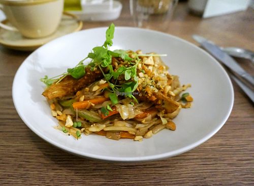 Rice noodles in hoisin sauce with wok vegetables (November 2022 menu) at Lento in Antwerpen