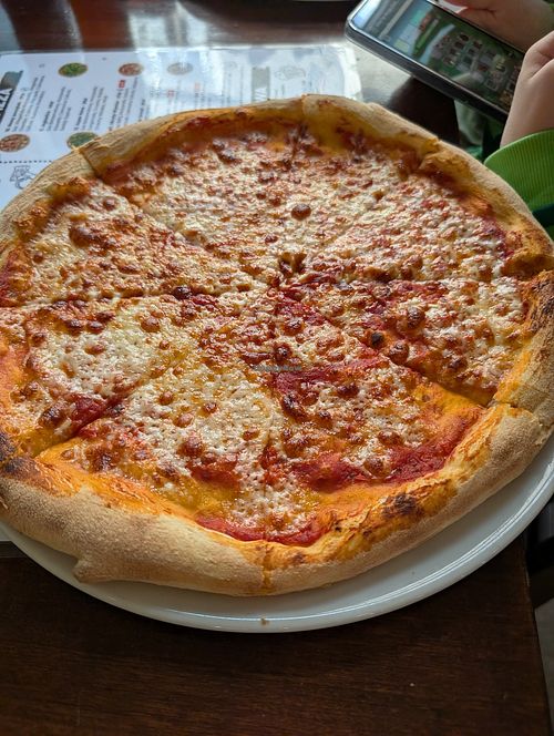 Vegetarian pizza "Grawitacja" at Pizzeria UNO in Koszalin