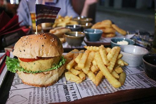 vegan burger at Ocean Cafe in Santa Maria