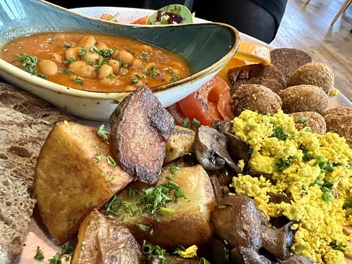 english vegan breakfast  at Endless in Leipzig