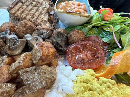 english breakfast  at Endless in Leipzig